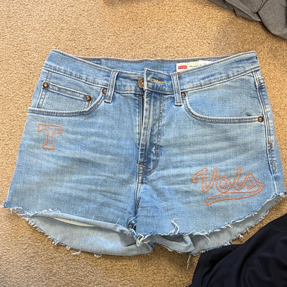 Levi's Embroidered Tennessee Morgan Wallen Shorts